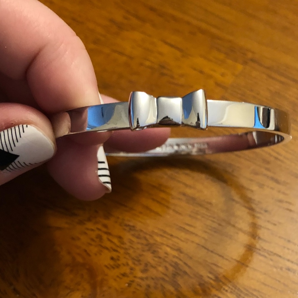 Kate Spade New York take a bow silver bracelet - Picture 3 of 8